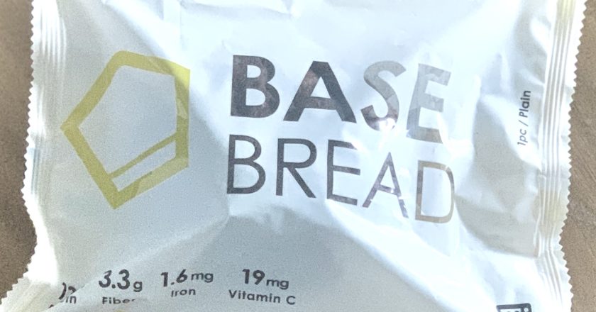 BASE BREADはコンビニで買える！効率よく栄養が摂れるパン(プレーン)