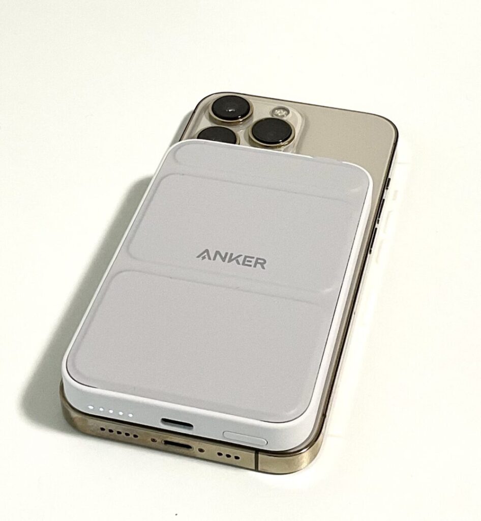 『Anker 622 モバイルバッテリー MagGo』マグネットでピタっと充電